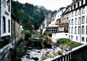 die Rur durchfließt Monschau