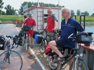 Überfahrt über die Elbe mit der Fähre bei Aken