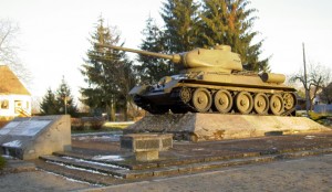 Russisches Ehrenmal (T34-Panzer) in Kienitz