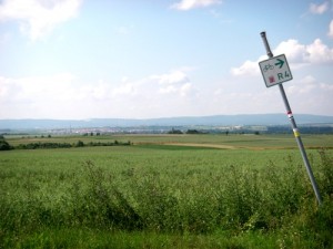 Wetterau - im Hintergrund der Taunus