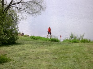 Karl im Niddastausee vor Schotten