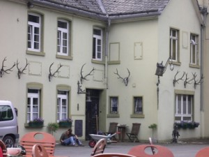 Unkrautbeseitigung in der gemächlichen Art