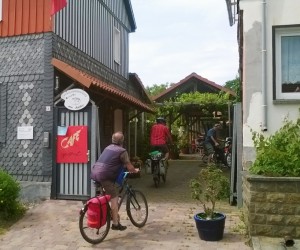 Ankunft im Cafe "bisschen bunt" in Dachrieden