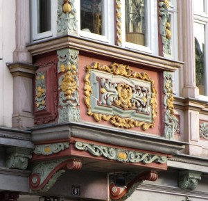 kunstvoller Erker in Mühlhausen