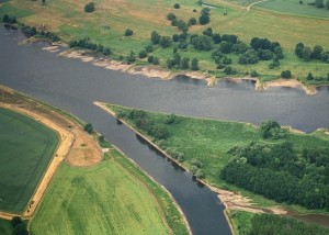 Saalemündung in die Elbe bei Barby