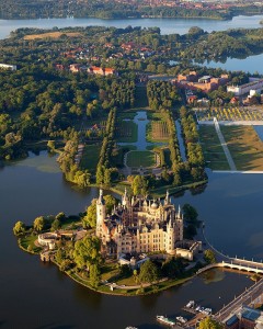 Blick auf die grandiose Schweriner Schlossanlage