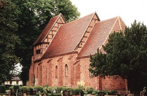 kleine Dorfkirche irgendwo zwischen Schwerin und Ratzeburg