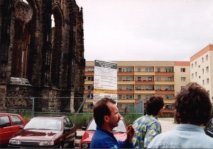 Zerbst - Plattenbau-Idylle innerhalb mittelalterlicher Stadtmauern