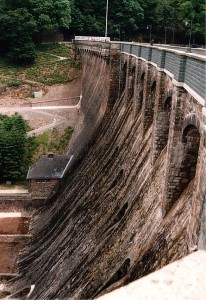 Staumauer der Diemel-Talsperre