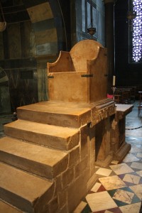 Kaiser Karls Thron im Aachener Dom