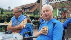 Pause in Gimbte am Dorfladen