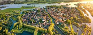 Gorinchem von oben; deutlich ist die Festungsanlage erkennbar