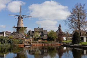 Ravenstein mit der höchsten Windmühle Noord-Brabants