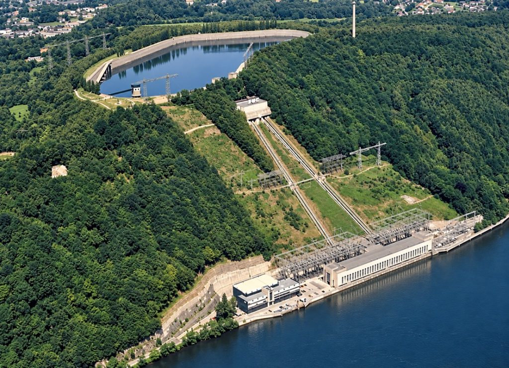 Das Koepchenwerk ist eines der beiden ersten, gleichzeitig verwirklichten großen Pumpspeicherkraftwerke in Deutschland. Es befindet sich am Hengsteysee in der Stadt Herdecke in Nordrhein-Westfalen. Eigentümer des nach seinem Planer Arthur Koepchen benannten und 1930 in Betrieb genommenen Kraftwerks ist der Konzern RWE.